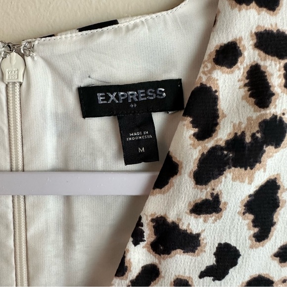 Express dress - Picture 2 of 6